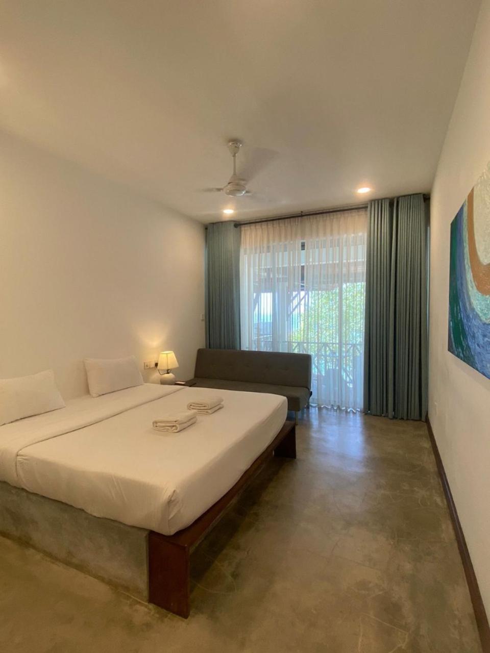 אונה ואטונה Sun N Sea Hotel מראה חיצוני תמונה